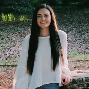 Meet your Posher, Claire